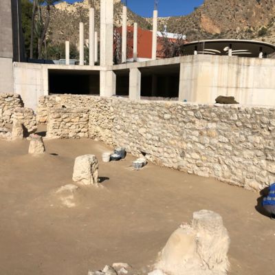 Restauración de un muro romano afectado por la caída de una palmera en el Balneario de Archena